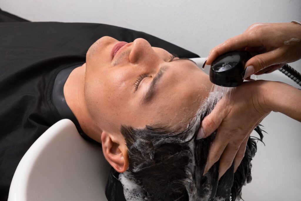 Head-Spa Haarpflege für Herren